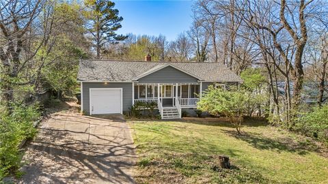 Photo of 739 E Jackson Drive, Fayetteville, AR 72701 (MLS # 1340585)