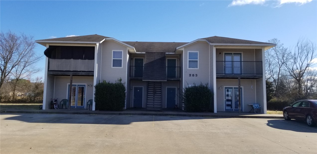 Nice 2 bedroom, 1 bathroom Town-home in Springdale. Home features newer carpet throughout, new paint, spacious living room, nice sized bedroom & all appliances.