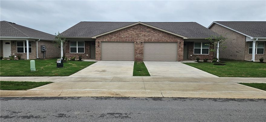 Brand new duplexes in Bentonville close to NWA Regional Airport for lease. Home features 3 bedrooms, 2 bathrooms, 2 car garage, LVP throughout home, granite countertops, ceiling fans, open floorplan, covered back patio for grilling/entertaining, fenced in yard and all appliances included