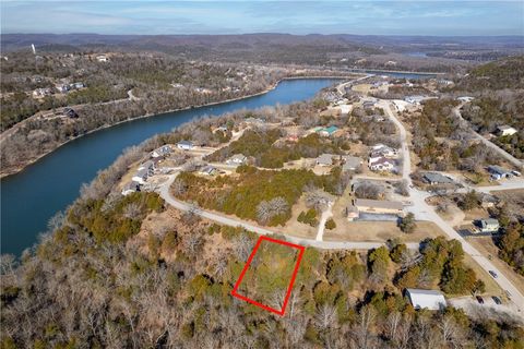 Unimproved Land in Eureka Springs AR Lot 11 Blue Water Drive 4.jpg