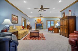 If living in one of Russellville's premier subdivisions does not peak your interest maybe fresh paint, new granite counter tops and updated bathrooms will. This four bedroom three bath home has so much to offer a growing family or someone who wants the best from life. A bonus/game room, hot tub and a resplendent view of Mt Nebo are just a few reasons to call this classic custom build HOME.