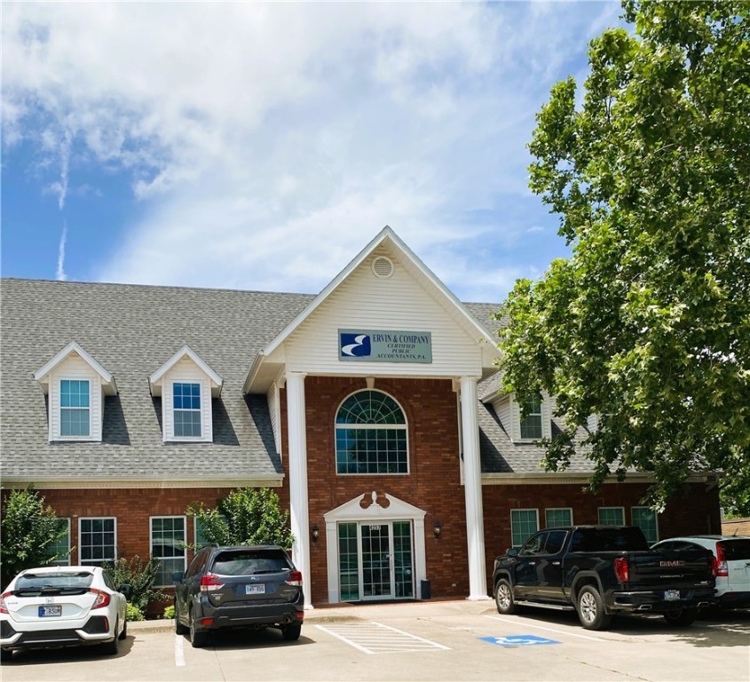 Perimeter Plaza Add - Commercial Lease