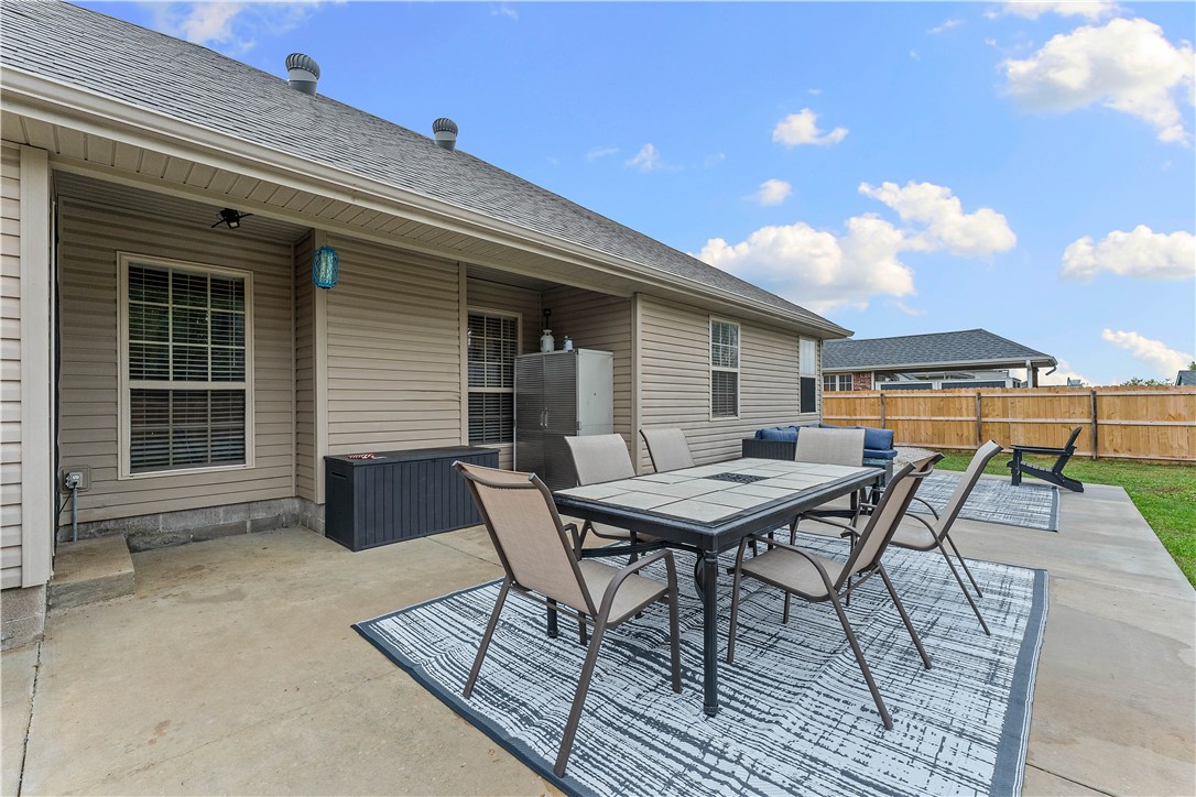 Standing Oaks Sub Blk Ii Pea Ridge - Residential