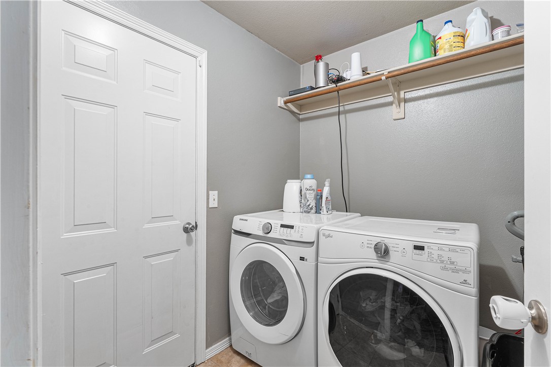 Standing Oaks Sub Blk Ii Pea Ridge - Residential