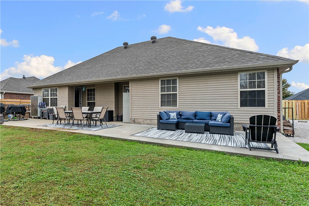 Standing Oaks Sub Blk Ii Pea Ridge - Residential