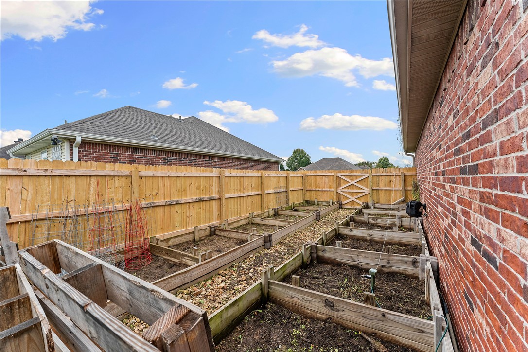 Standing Oaks Sub Blk Ii Pea Ridge - Residential