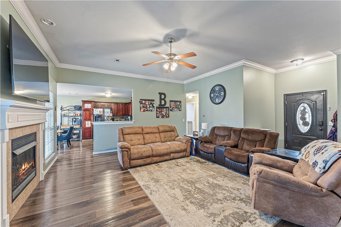 Standing Oaks Sub Blk Ii Pea Ridge - Residential