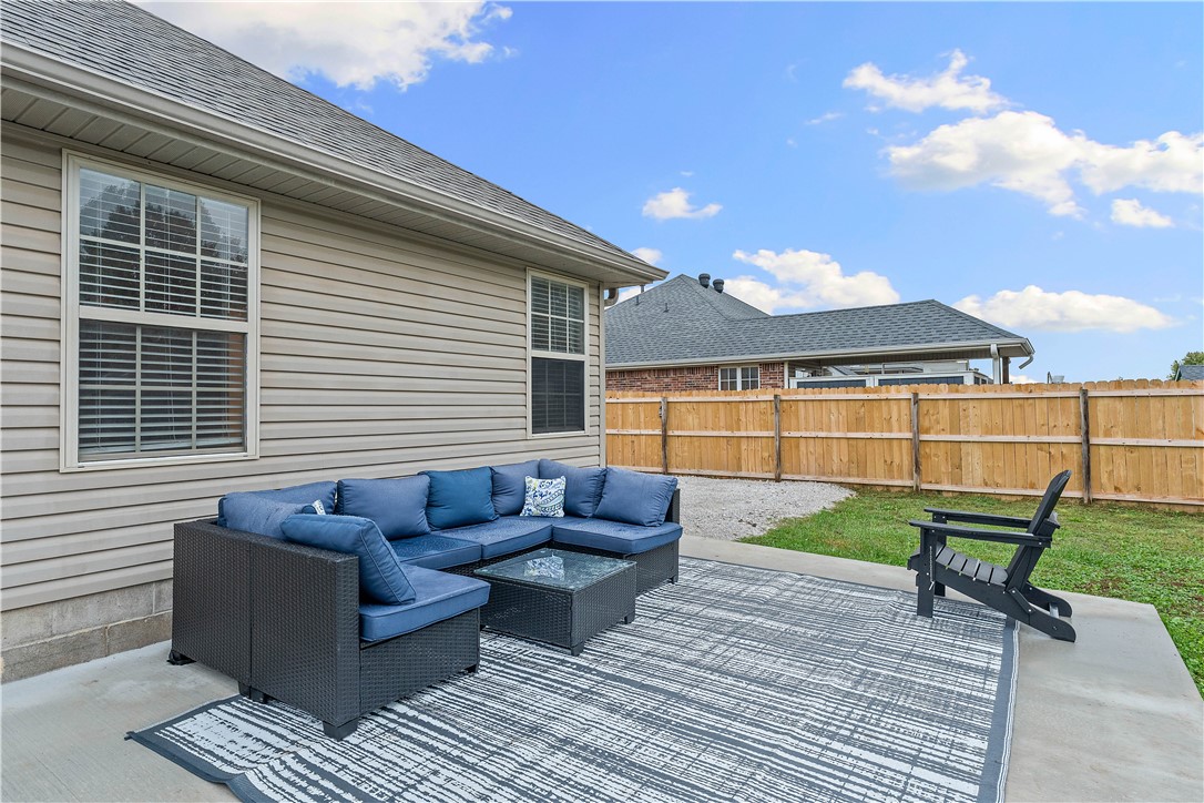 Standing Oaks Sub Blk Ii Pea Ridge - Residential