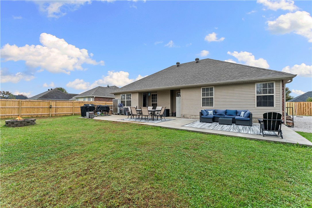 Standing Oaks Sub Blk Ii Pea Ridge - Residential