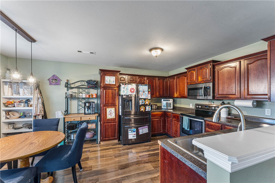 Standing Oaks Sub Blk Ii Pea Ridge - Residential