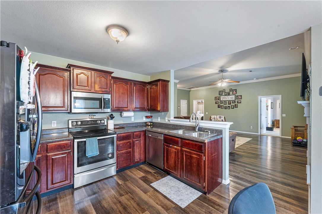 Standing Oaks Sub Blk Ii Pea Ridge - Residential