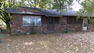 Affordable 2Br 1Ba home with two separate living areas on an extra large lot!