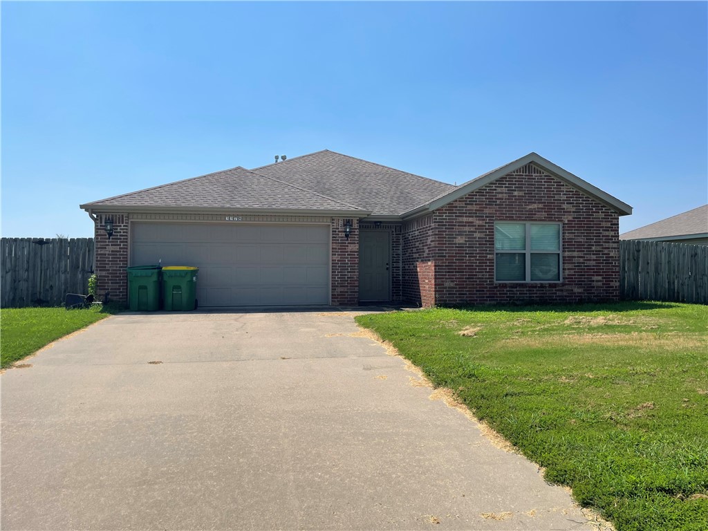 Great rental home close to an elementary school and the greenway. New paint and carpet throughout. JB Hunt Elementary, Hellstern Middle, Central Junior, Har-Ber High School.