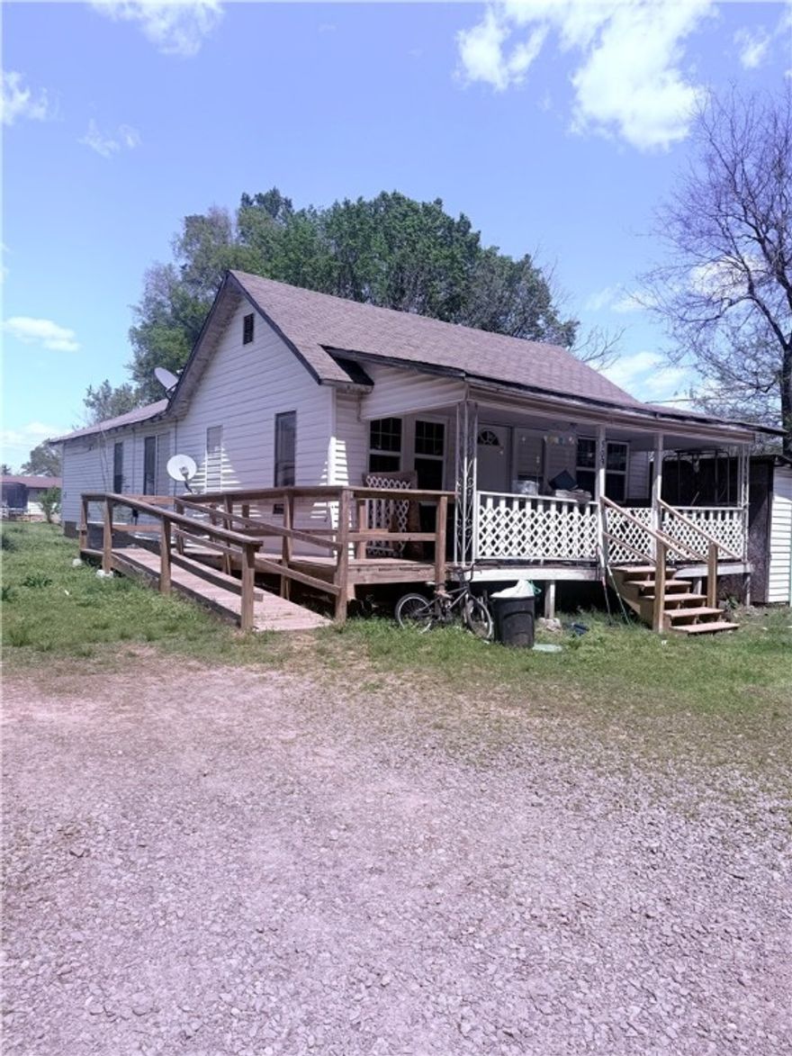 Investor Special! 4-Bedroom Property in Prime Location

Don't miss this opportunity! This spacious 4-bedroom home is perfectly situated in the heart of town—just minutes from the hospital, school, and courthouse—making it ideal for families, renters, or future development.Sitting on a generous 0.42-acre lot.