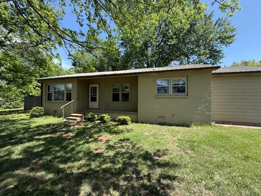 Check out this updated and move-in ready 3 bed 2 bath home on Governors Hill just outside of downtown Huntsville. Modern updates include granite counters, updated flooring, paint, cabinets and appliances, and a storage building for your toys and tools. The large back yard has plenty of room to play for the kids and pets and the added security of wood privacy fencing. This home is a short, convienent drive to schools, shopping, work and resturants. Enjoy the longevity and effeciency of a metal roof, brick exterior and insulated windows. There is much to love about this one including the excellent value! Call for your private showing today!