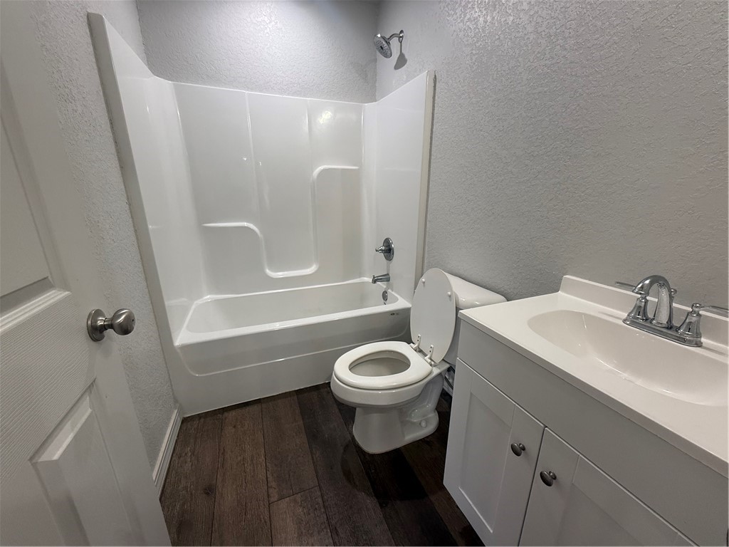 LONDON ORIGINAL - Residential