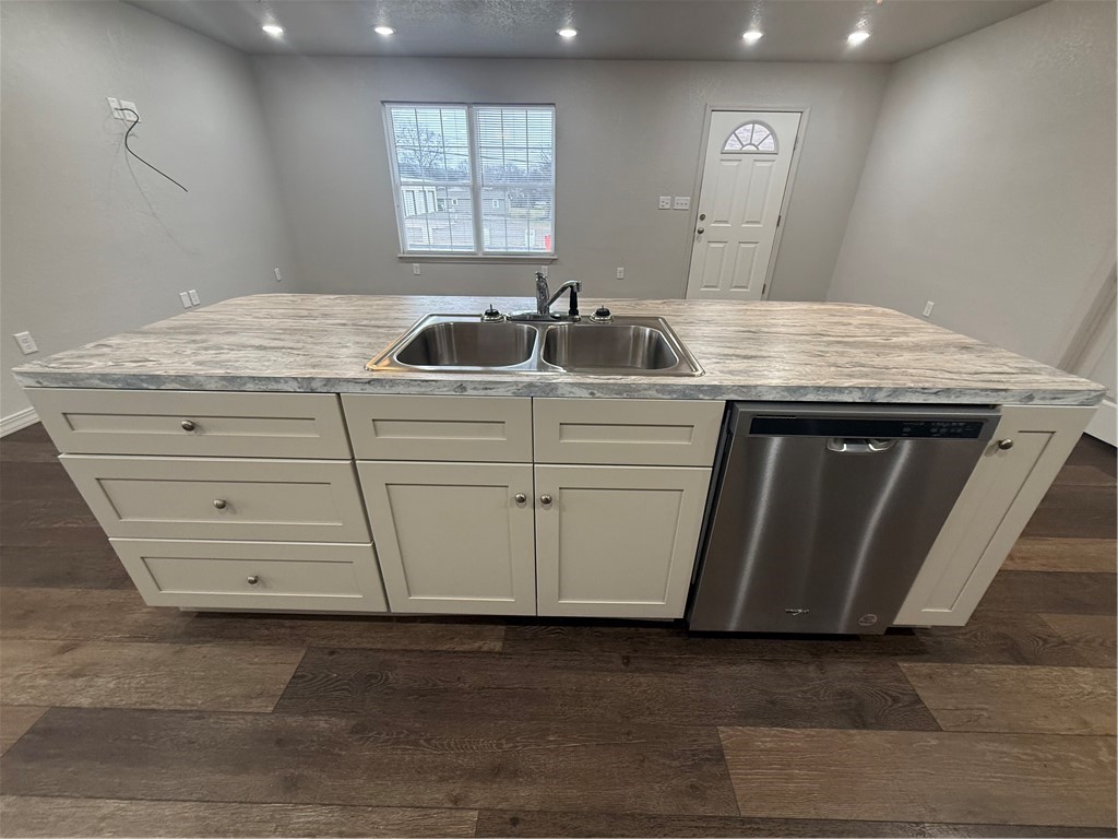 LONDON ORIGINAL - Residential