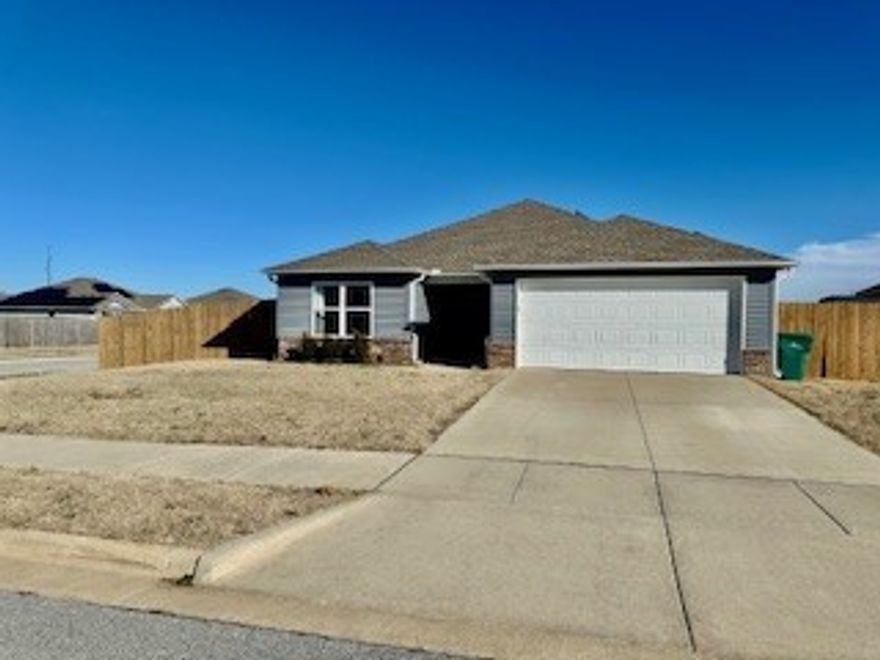 Prime corner lot just 2 blocks from Cornerwoods Park. This bright, open-concept home features large windows, a functional layout, separate laundry room, jetted tub, and a newly added terraced patio with covered area—perfect for relaxing or entertaining. Solar energy helps reduce utility costs. Electric remains in owner’s name at $150/month; tenant pays any amount over $200. Enjoy nearby trails, pond, playground, and pump track. Schedule your showing today! **NO PETS**Leasing Only**