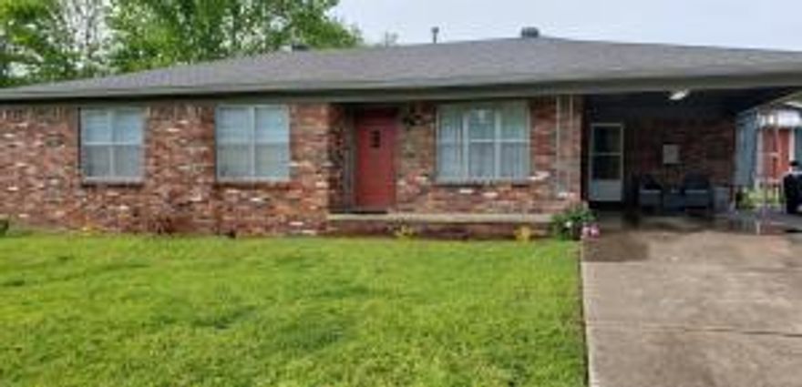Why rent when you could own? This house would qualify for a zero down loan Cute 3 bedroom 1.5 bath home in established Dover neighborhood. This home has just undergone an update within the last year adding new flooring, counter tops, paint, light fixtures and more. Must see to appreciate.