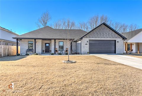Photo of 73 Isabella Place, Farmington, AR 72730 (MLS # 1344317)