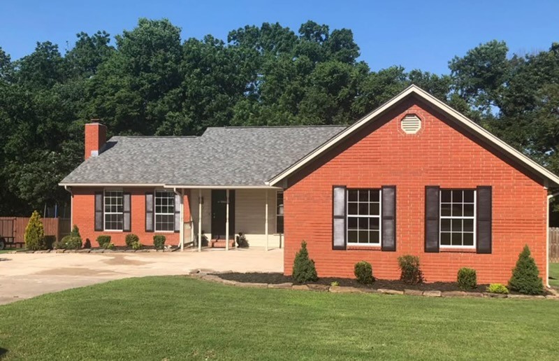 Freshly updated family home centrally located in Northwest Arkansas. Home has hardwood floors, great natural light, granite countertops, stainless steel refrigerator, washer and dryer. This property offers a wonderful backyard with privacy fence, covered deck, and oversized storage building with power.