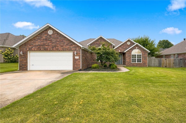 702 SW MAIDSTONE AVE, BENTONVILLE, AR 72712 - Image 368dfcf5c9cadf354564ffa4a2ac2f55/1357662173