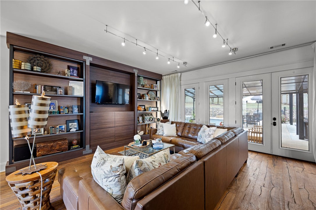 688 Bayview Circle