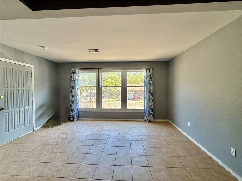 Townhouse Tct 3 A/K/A Drake Ctbvv - Residential Lease