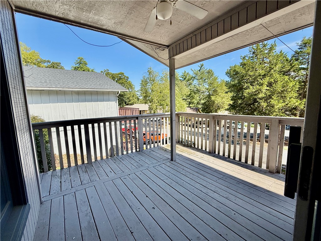 Townhouse Tct 3 A/K/A Drake Ctbvv - Residential Lease