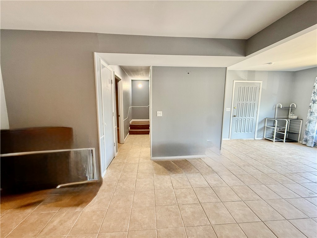 Townhouse Tct 3 A/K/A Drake Ctbvv - Residential Lease