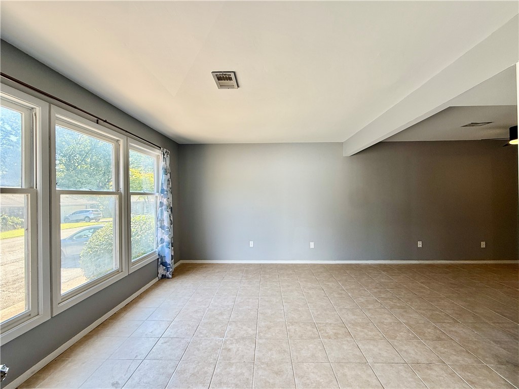 Townhouse Tct 3 A/K/A Drake Ctbvv - Residential Lease
