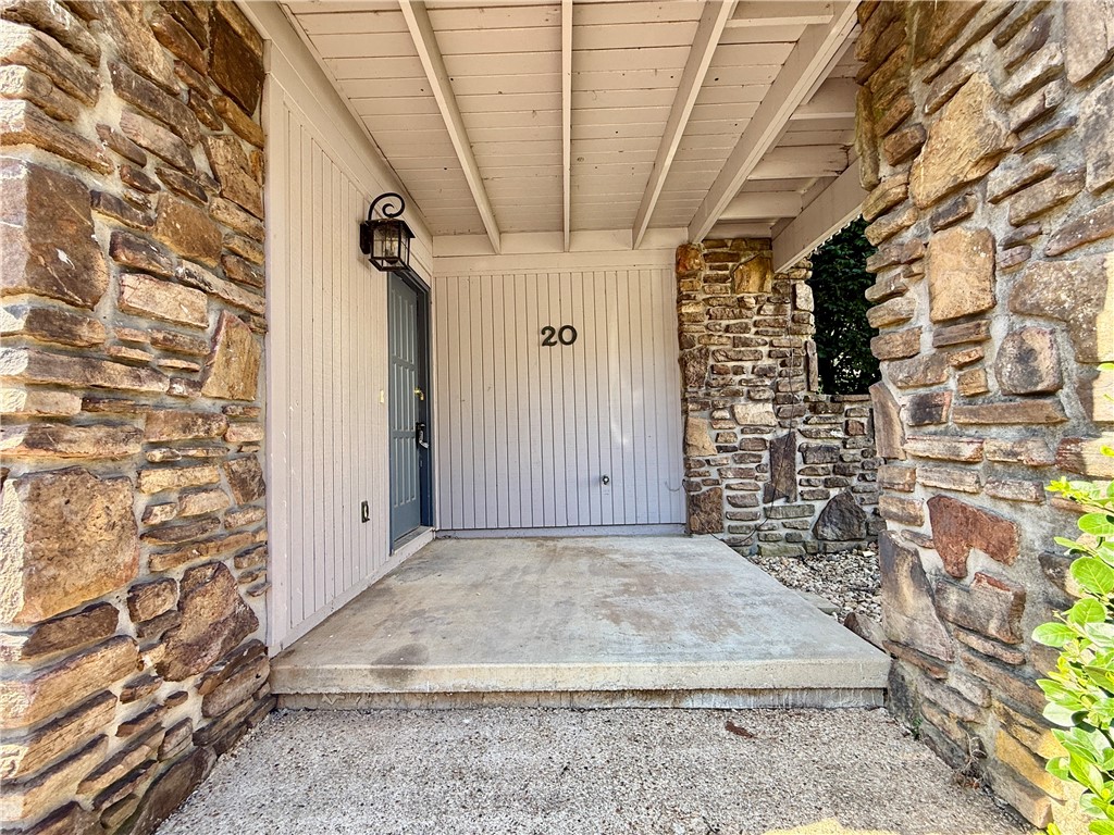 Townhouse Tct 3 A/K/A Drake Ctbvv - Residential Lease