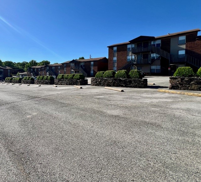 ROSE HILL OUTLOTS - Residential Lease