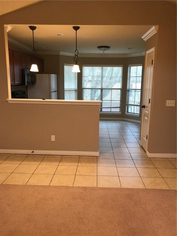 Fantastic location in central Fayetteville. Easy access to u of a campus and uptown Fayetteville. This home is a very well kept quadplex with one car garage.