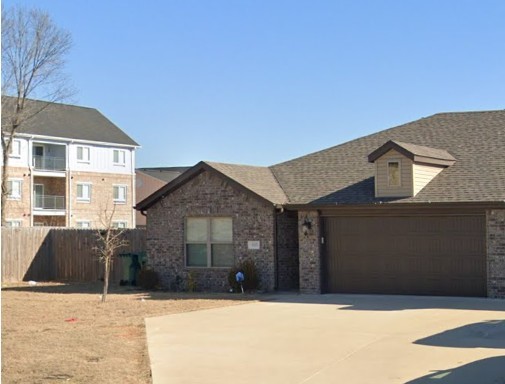 Newer duplex in great location! Close to the Wal-Mart neighborhood market on Hwy 102 and Greenhouse Rd in Bentonville, 3 bedroom split floor plan, 2 baths, open living space, wood look tile in main living space and carpet in the bedrooms. Kitchen has gas range, granite and pantry. Refrigerator and washer/dryer provided. No smoking. Pets negotiable with owners approval.