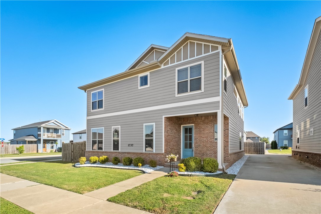 Groves Neighborhood Ph I, The Rogers - Residential
