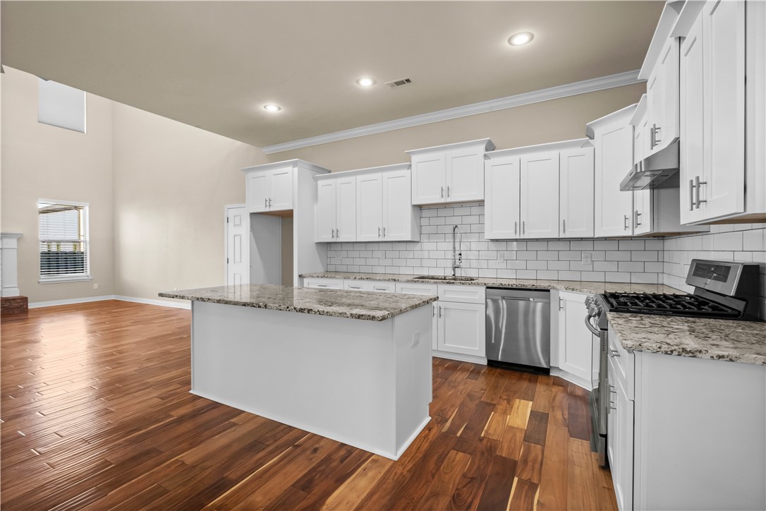 Groves Neighborhood Ph I, The Rogers - Residential