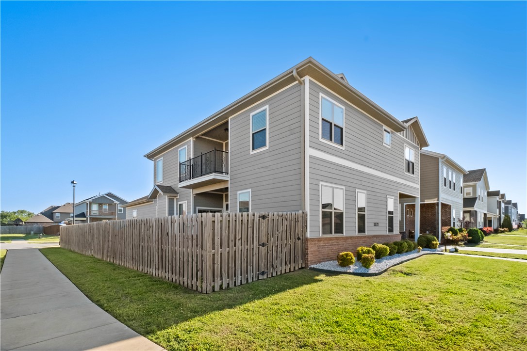 Groves Neighborhood Ph I, The Rogers - Residential