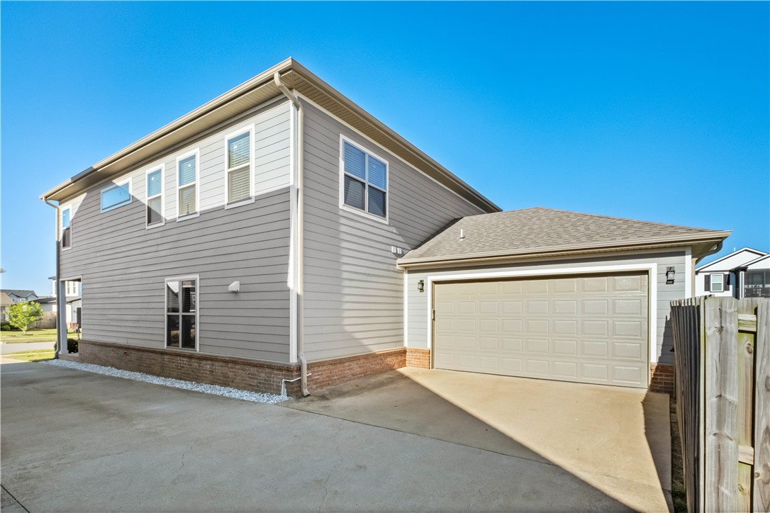Groves Neighborhood Ph I, The Rogers - Residential