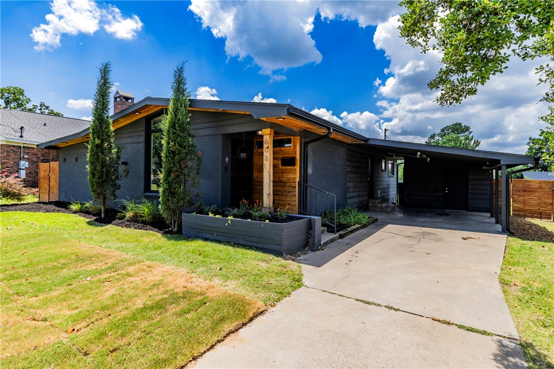 Photo 1 of 27 — 608 S 13th Street, Rogers, AR 72758