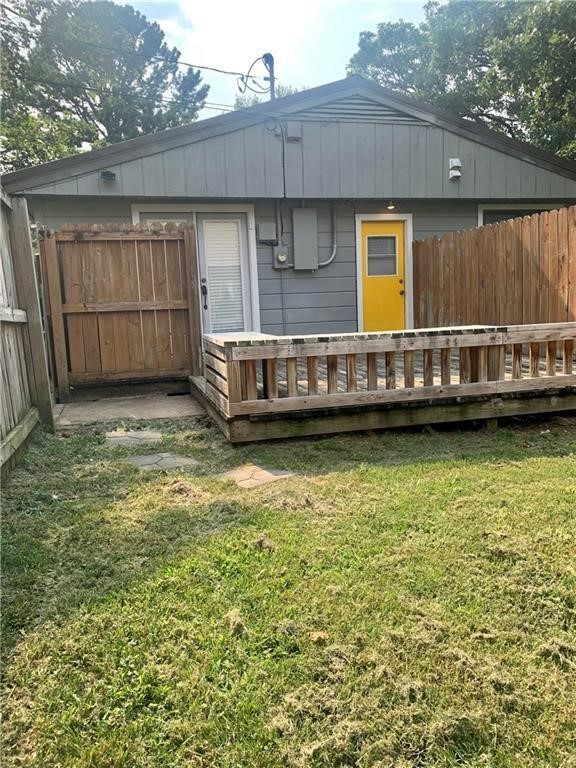 Super cute studio duplex with Utilities Included!! This one bed/one bath has French doors that open to the perfect outdoor deck area with privacy fence, and comes with a washer/dryer, stove, and small refrigerator! Very convenient location close to grocery stores and restaurants.