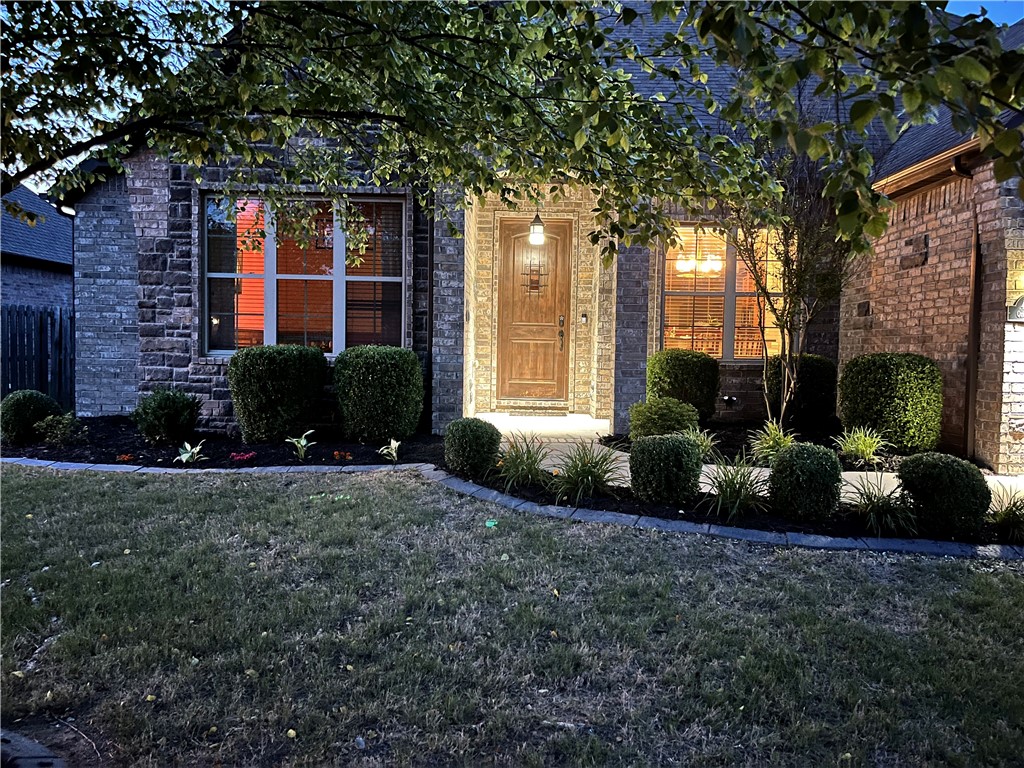 Beautiful one level home with open/split floor plan. Features include wood and ceramic flooring that looks like wood, crown molding, and 2 fireplaces. All bedrooms have large walk in closets. There is also a community pool and park!
