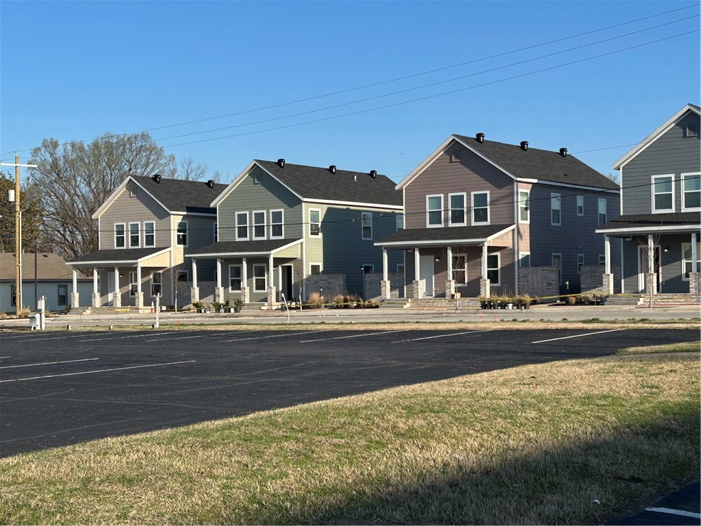 HOLCOMBS SECOND - Residential Lease