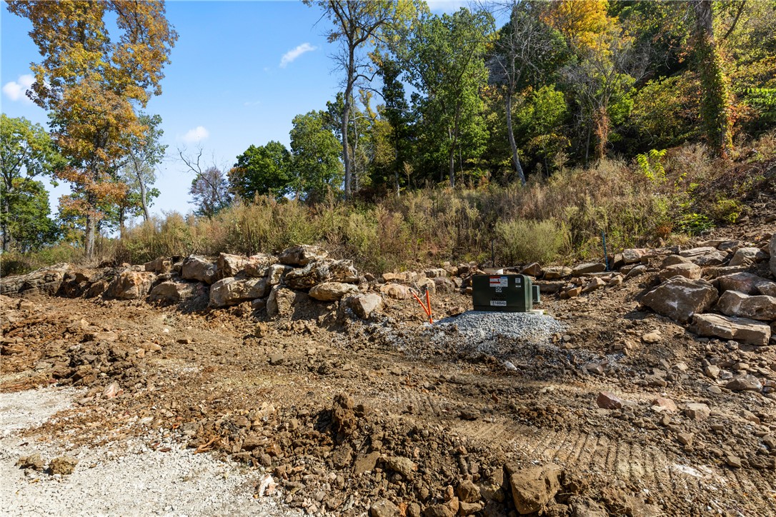 Round Mountain Estates - Land