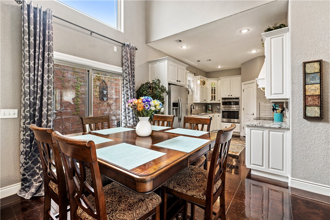 Champions Estates Rogers - Residential