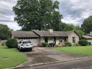 1104 Quail Creek Drive - Nice home on quiet street near Russellville Middle School and Sequoyah Elementary School. 3 bedroom 2 full bath with fireplace and gas logs. HVAC and roof replaced in 2015. Carpet needs replacing. $175,000. MLS# 22-