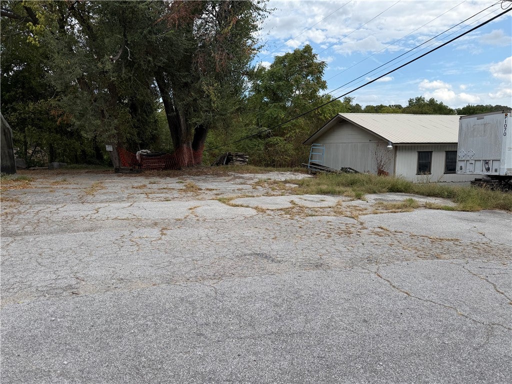 1100 N Main