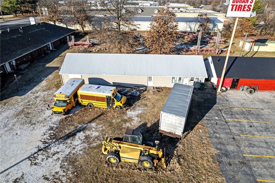 Remarks: Great location for small business just off 412, Property is 2 parcels of land 1.27 acres, currently being used as a storage building for Construction material. zoned C-2. Office space is 22x29, warehouse space is 58x29; behind main building is a 20x32 building with roll-up door.
To be sold AS IS.