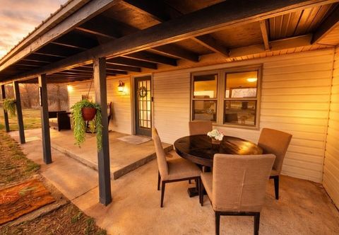 Photo of 6814 Estes Road, Harrison, AR 72601 (MLS # 1338124)