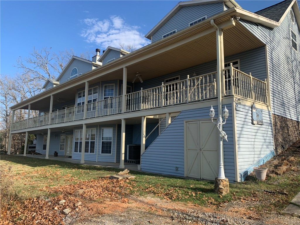 MULTIPLE OFFER SITUATION! ALL HIGHEST & BEST OFFERS TO BE RECEIVED BY 12/31/2020 at 10:00 AM. Great opportunity to turn this amazing 5500 sq ft lake frontage home into your personal paradise! Located across from the Ventris boat ramp and an AMAZING unobstructed view of the beautiful Beaver Lake at an affordable price point! 3 level home includes a finished walk-out basement with a living room, kitchenette, and 2 bedrooms. The main level includes cathedral ceilings, Master Suite with a huge walk-in closet! Office, Dining room, breakfast nook overlooking the water and so much more!